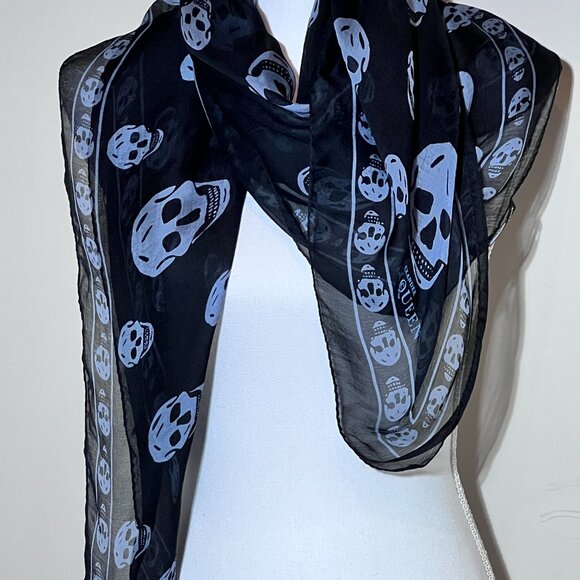 Alexander McQueen Silk Large Iconic Skull Scarf Shawl Black White - Picture 3 of 8